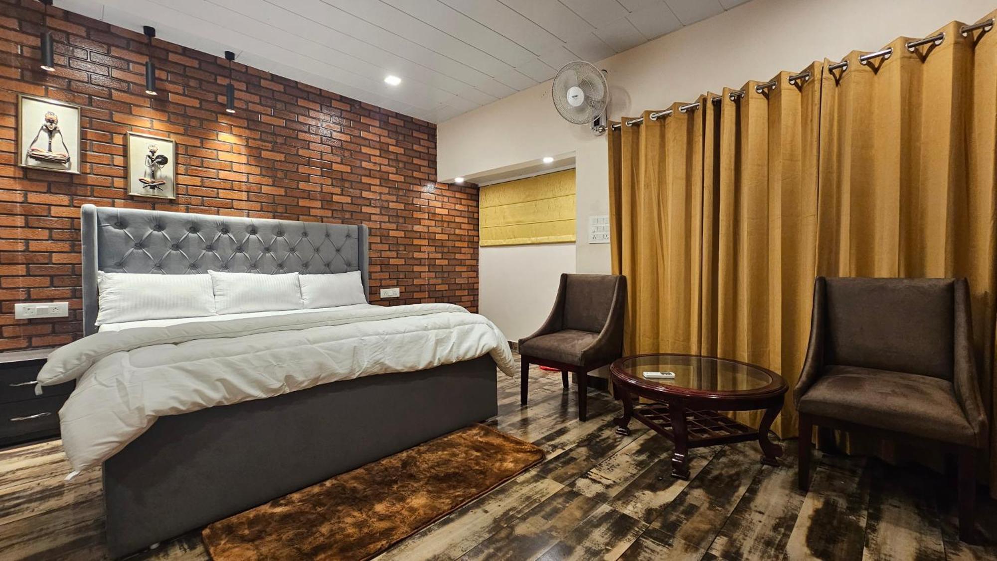 The Bohemian Casa Dehradun Hotel Room photo